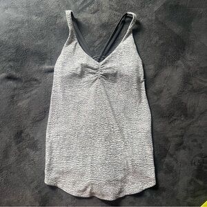 Lululemon Knot Your Typical Tank ~ PTWB/BLTI ~ Sz 4